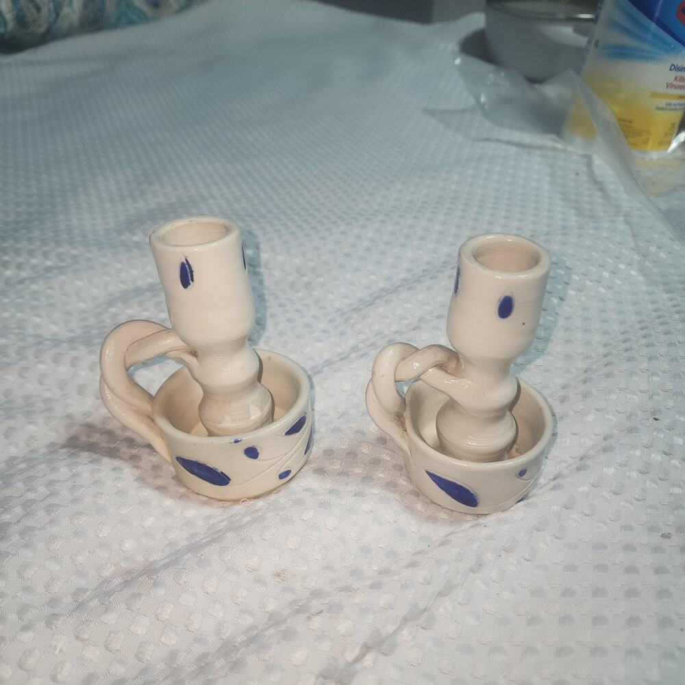 WILLIAMSBURG POTTERY EUC CLAY CANDLE STICK HOLERS SET OF 2 VINTAGE
